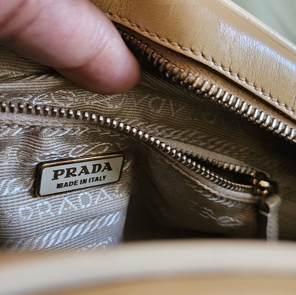 Women's Prada Tan Leather Top Handle High-End Luxury Handbag (LIMITED EDITION) - Picture 12 of 16